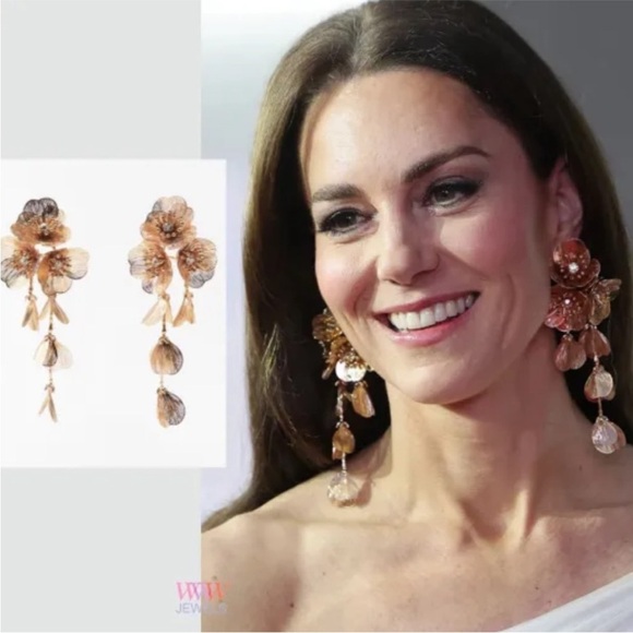 Zara Kate Middleton famous Gold Floral Statement Earrings - Picture 6 of 8